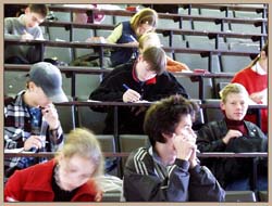 Сдать дипломную работу? Что ж, готовь, студент, банкноту