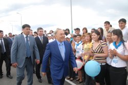 Президент открыл долгожданный мост Балыкши-Жумыскер