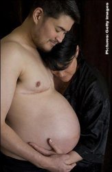 "Первый в мире беременный мужчина" родил второй раз