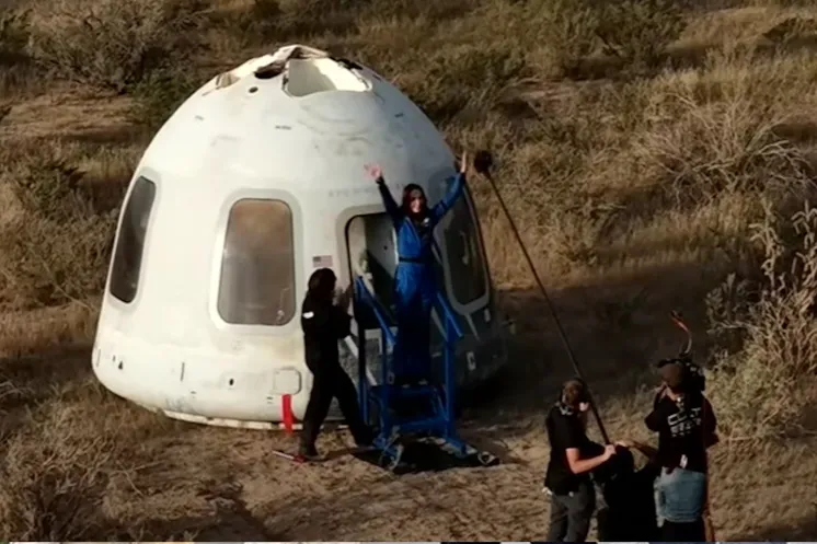 скриншот видео Blue Origin