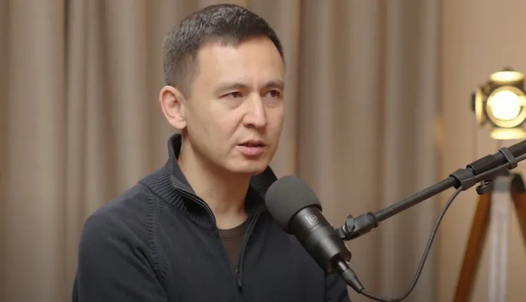 Джохар Утебеков, стоп-кадр видео