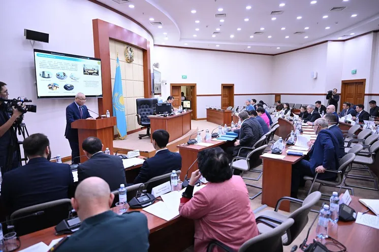 презентация законопроекта об обращении с радиоактивными отходами, фото Т. Таныбаева