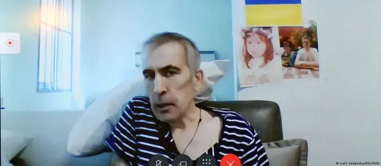 Михаил Саакашвили в клинике в июле 2023 года/Фото: Irakli Gedenidze/REUTERS