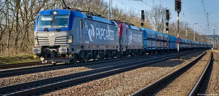 Поезд на железнодорожных путях/Фото: Pond5 Images/IMAGO