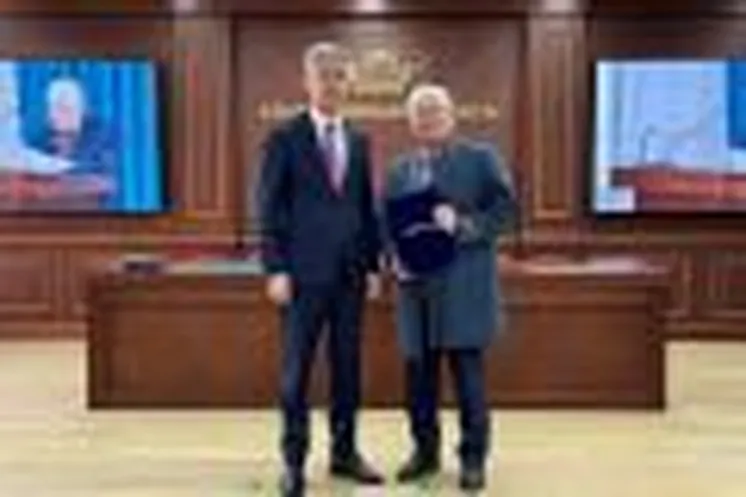 председатель облсуда Мухтар Парменов и Матен Ергазиев